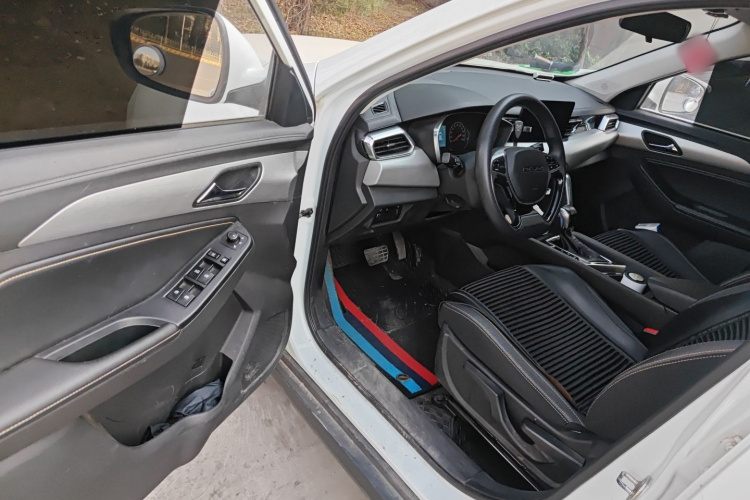 北京汽车 北京X3 2021款 1.5T CVT荣耀版中控内饰20