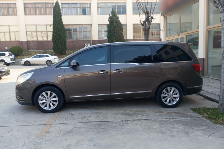 别克GL8 2017款 25S 豪华型 国V车身外观4