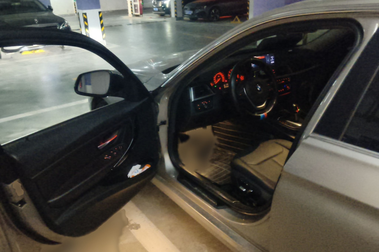 宝马3系 2017款 320Li 时尚型中控内饰7003