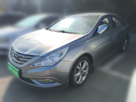 现代 索纳塔 2011款 2.0L 自动豪华版