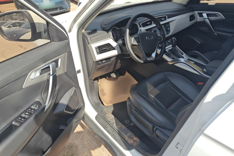 吉利汽车 博越 2018款 1.8TD 自动两驱智雅型中控内饰7003