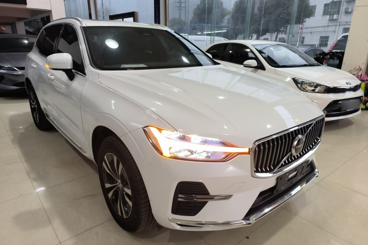 沃尔沃XC60 2024款 B5 四驱智逸豪华版车身外观3