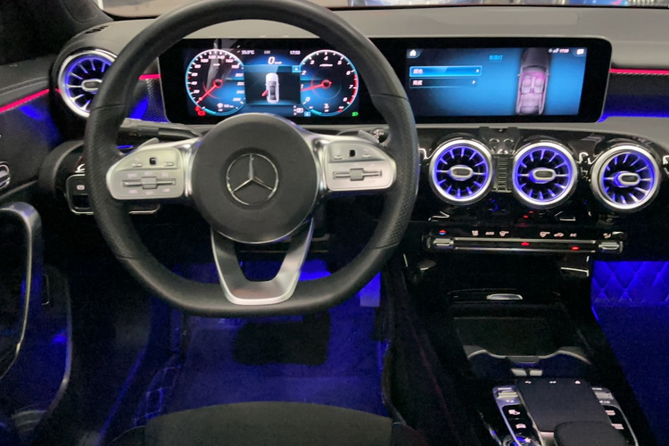 奔驰A级 2020款 A 200 L 运动轿车局部细节9010