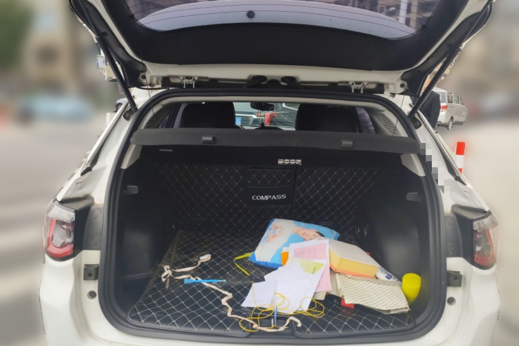 Jeep 指南者 2017款 200T 自动家享版中控内饰23