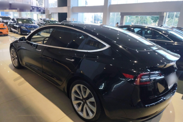 特斯拉 Model 3 2020款 标准续航后驱升级版车身外观4