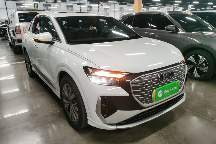 奥迪Q4 e-tron 2024款 40 e-tron 创行版车身外观3