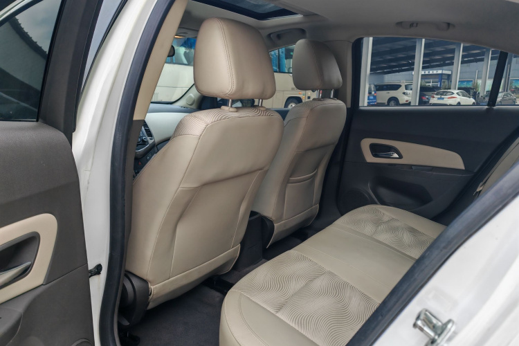 雪佛兰 科鲁兹 2015款 1.5L 经典 SE AT中控内饰7003