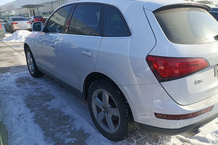 奥迪Q5 2015款 40 TFSI 技术型车身外观4
