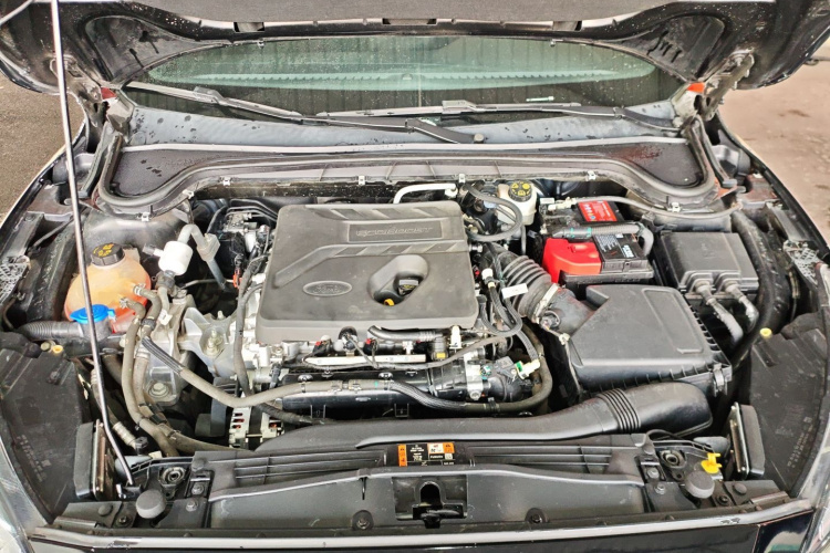 福特 福克斯 2020款 三厢 EcoBoost 180 自动ST Line机舱底盘24