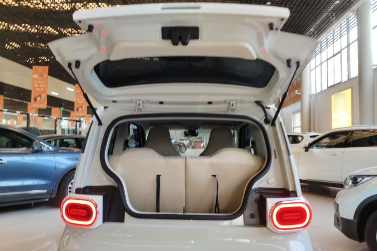 五菱汽车 宏光MINIEV 2024款 第三代 215km 进阶版机舱底盘23