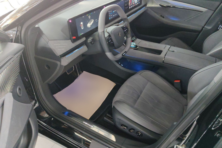 岚图汽车 岚图追光 2023款 四驱标准版中控内饰20