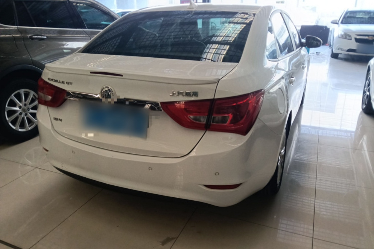 别克 英朗 2016款 15N 手动精英型车身外观7