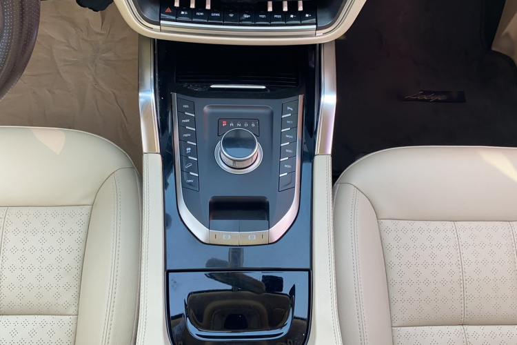 众泰T700 2017款 1.8T 双离合尊贵型局部细节18