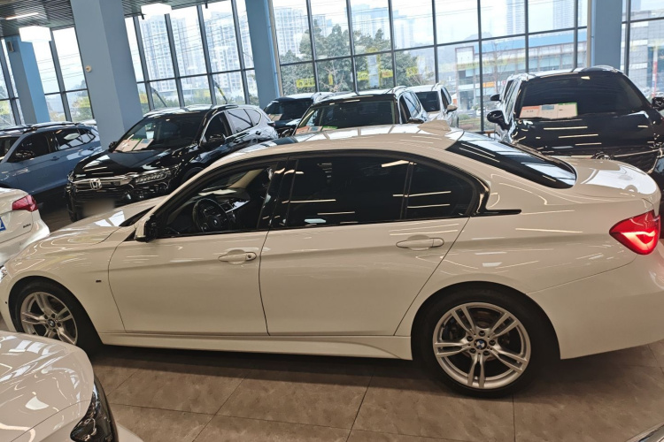 宝马3系 2019款 320Li M运动套装车身外观4