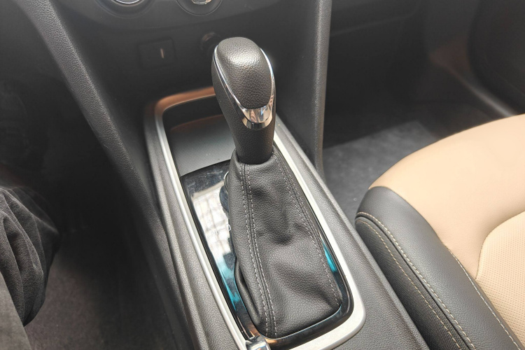 雪佛兰 科鲁泽 2022款 320 自动悦享天窗版局部细节18