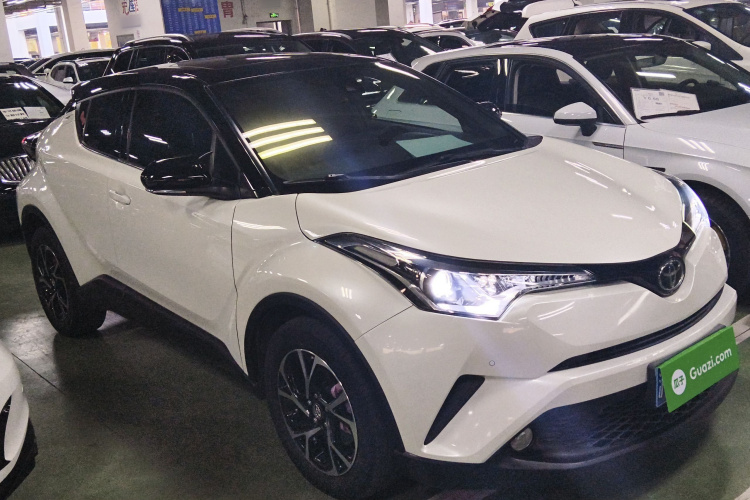 丰田C-HR 2020款 2.0L 领先版车身外观3