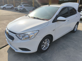 雪佛兰 2015款 赛欧3 1.5L AMT幸福天窗版