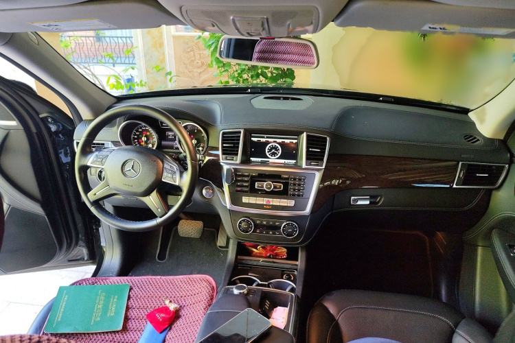 奔驰M级 2014款 ML 350 CDI 4MATIC中控内饰7002