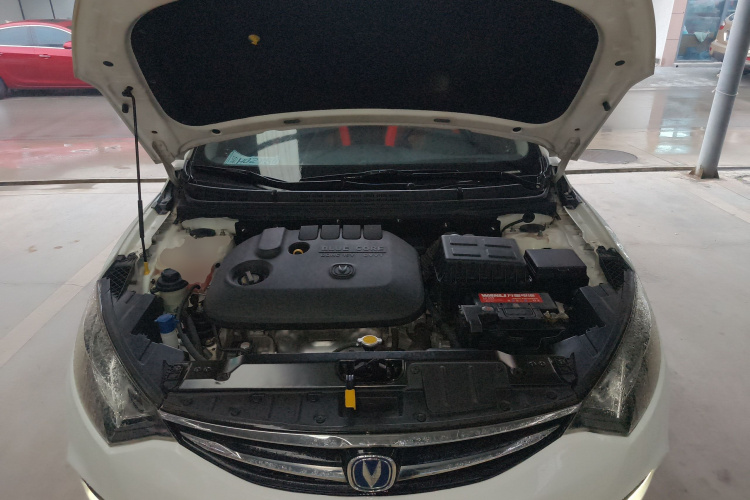 长安 逸动 2016款 XT 1.6L 手动俊酷型机舱底盘24