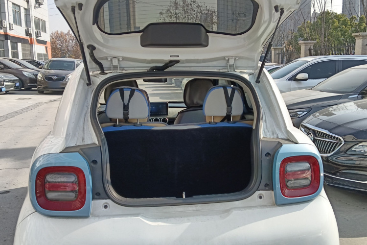 欧拉黑猫 2021款 301km 基础型机舱底盘23