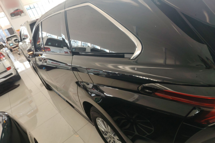 丰田 赛那SIENNA 2021款 2.5L混动 舒适版车身外观6003