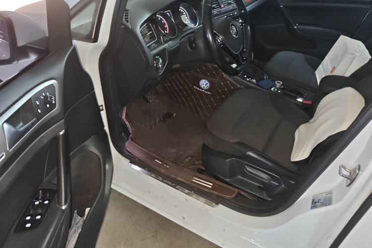 大众 高尔夫 2018款 230TSI 自动舒适型中控内饰20