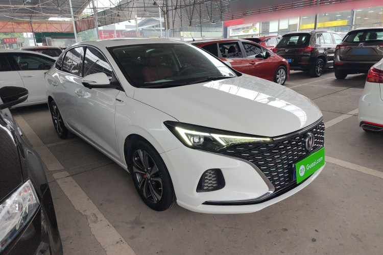 长安 逸动 2020款 PLUS 蓝鲸NE 1.4T GDI DCT旗舰型车身外观3