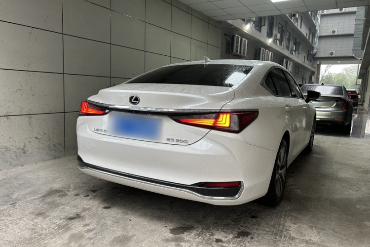 雷克萨斯ES 2018款 200 卓越版 国V车身外观6003
