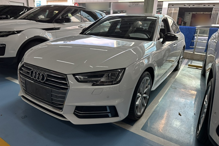 奥迪A4L 2018款 30周年年型 45 TFSI quattro 个性运动版车身外观1
