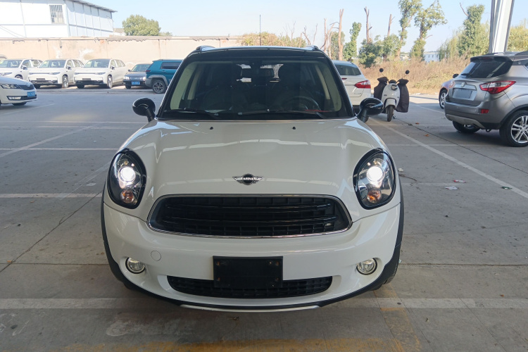 MINI Countryman 2016款 1.6T COOPER ALL4 Fun装备控车身外观2