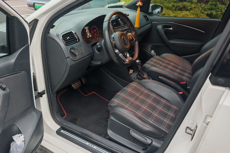 大众 Polo 2016款 1.4TSI GTI中控内饰7004