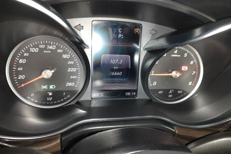 奔驰V级 2018款 V 260 领航版 国V局部细节14