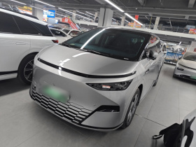 小鹏X9 2024款 640四驱高性能Max