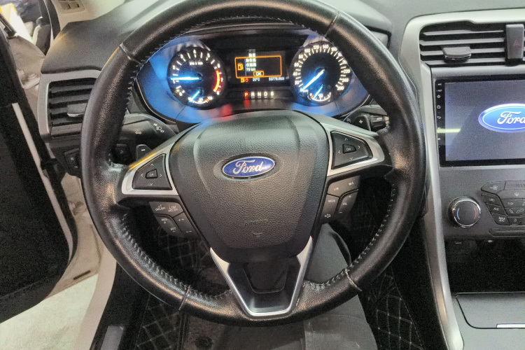 福特 蒙迪欧 2018款 EcoBoost 180 时尚型中控内饰13