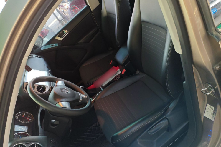 大众 途观 2016款 300TSI 自动两驱风尚版中控内饰19