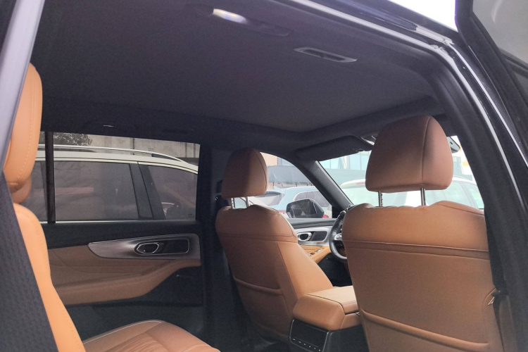 广汽传祺 传祺GS8 2024款 领航系列 2.0TGDI 两驱豪华智联版中控内饰7007