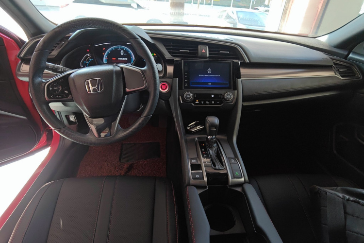 本田 思域 2021款 HATCHBACK 220TURBO CVT新锐控中控内饰7002