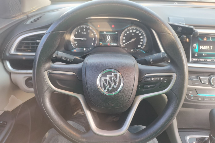 别克 英朗 2015款 15N 自动豪华型中控内饰13