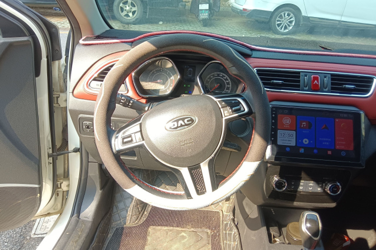 江汽集团 瑞风S2 2017款 1.5L CVT豪华型中控内饰13