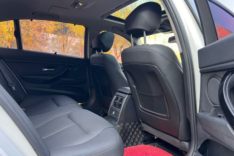 宝马3系 2018款 320Li 时尚型中控内饰7001