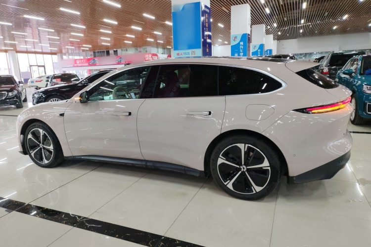 蔚来ET5T 2024款 75kWh Touring车身外观4