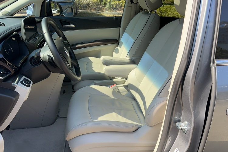 别克GL8 2021款 陆上公务舱 652T 豪华型局部细节19