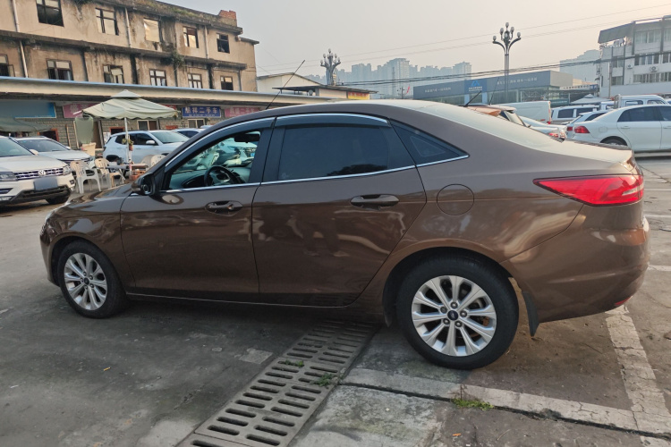 福特 福睿斯 2015款 1.5L 自动时尚型车身外观4