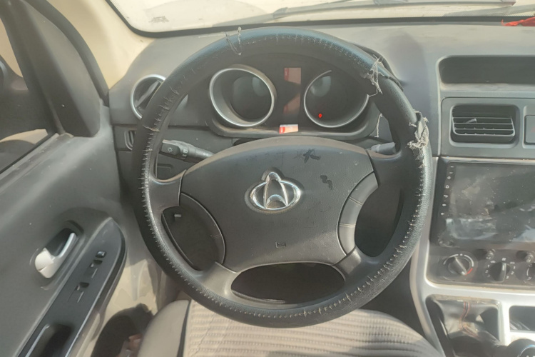 长安凯程 长安睿行M90 2018款 2.0L超值型高顶对开门6座4G94S局部细节13