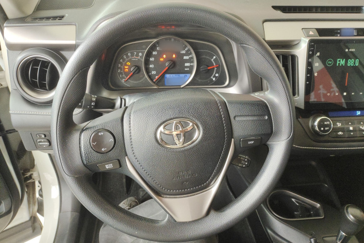 丰田 RAV4荣放 2019款 2.0L CVT两驱先锋版 国V中控内饰13