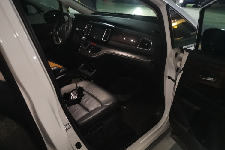 本田 艾力绅 2016款 2.4L 豪华版局部细节9005