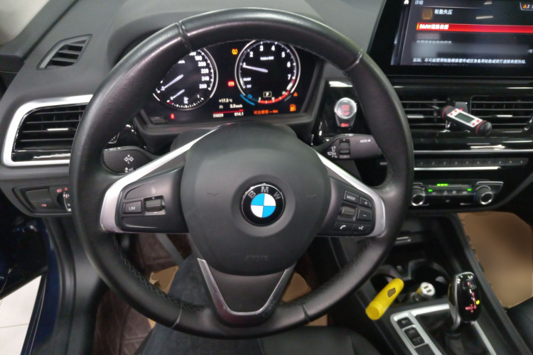 宝马1系 2021款 改款 120i M运动版中控内饰13