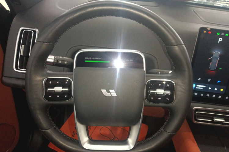 理想汽车 理想L9 2022款 Max中控内饰13