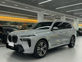 宝马X7 2023款 xDrive40i 尊享型M运动套装