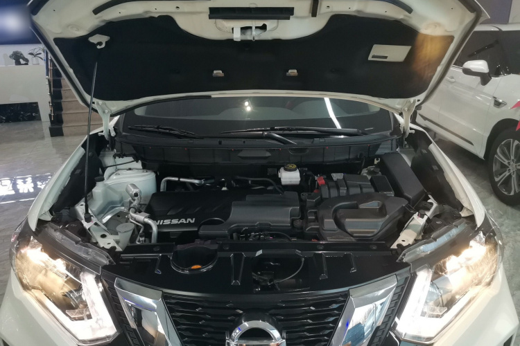 日产 奇骏 2021款 2.0L CVT 2WD XL ITS智联舒适版机舱底盘24